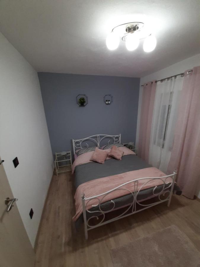 Ferienhaus Karlo Pridraga ภายนอก รูปภาพ