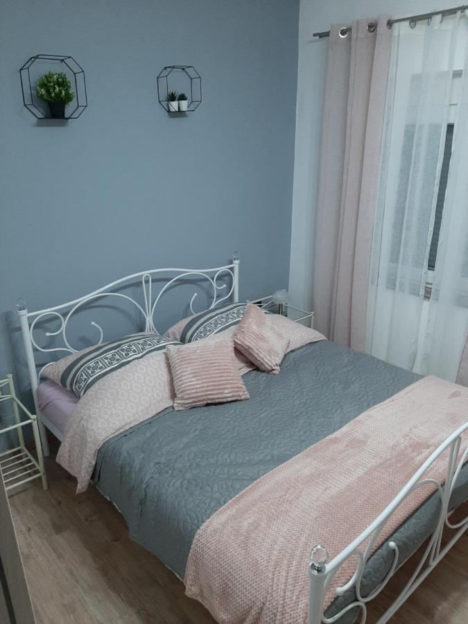 Ferienhaus Karlo Pridraga ภายนอก รูปภาพ