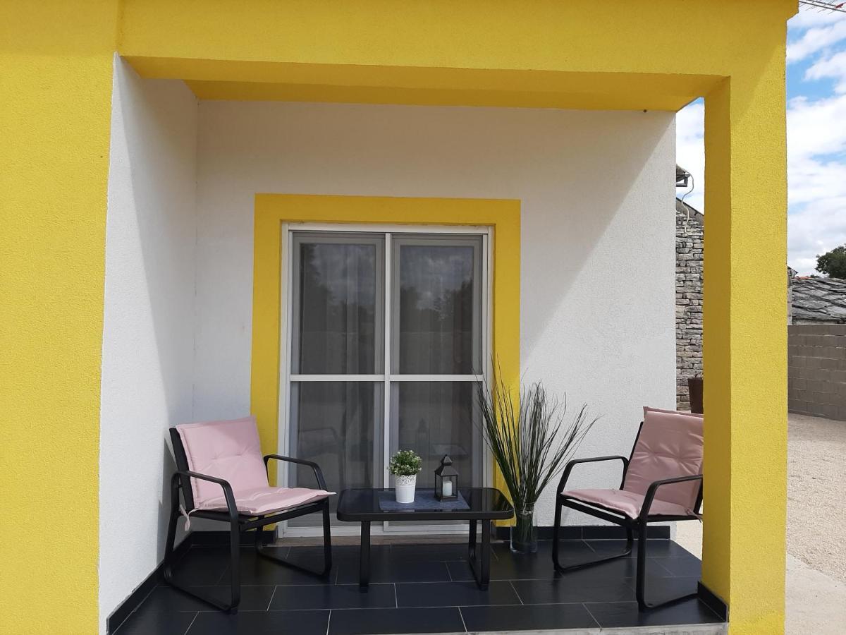Ferienhaus Karlo Pridraga ภายนอก รูปภาพ