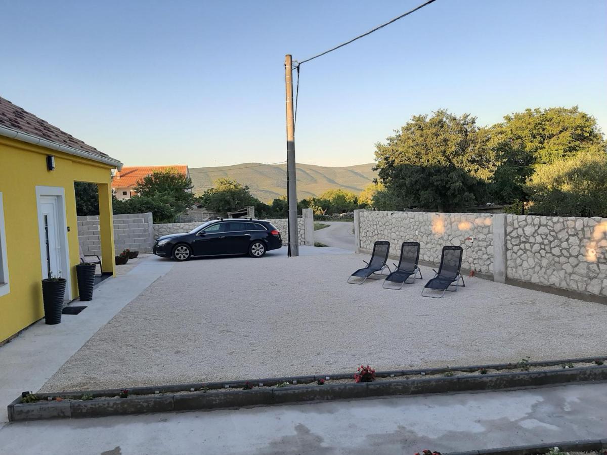 Ferienhaus Karlo Pridraga ภายนอก รูปภาพ