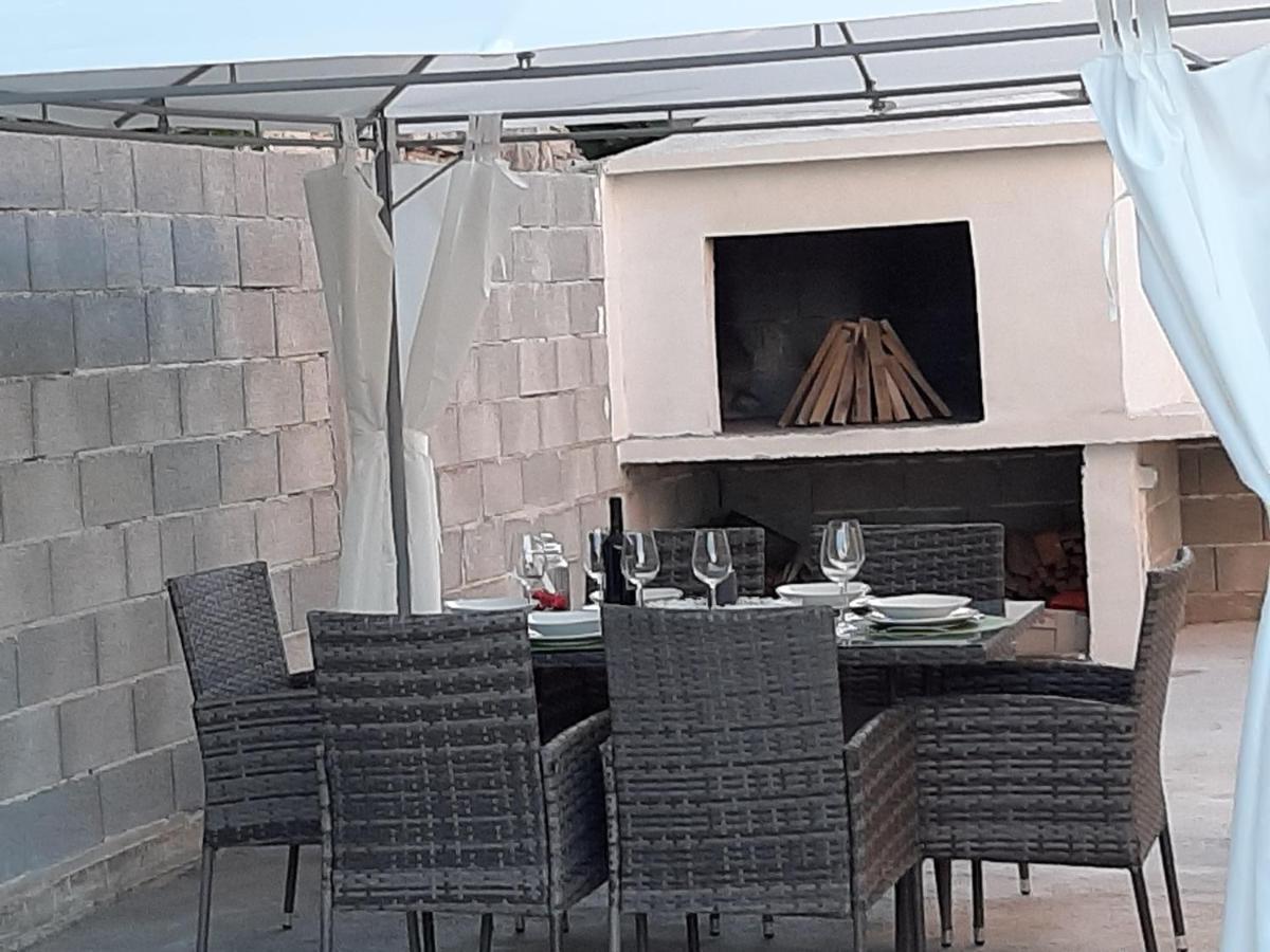 Ferienhaus Karlo Pridraga ภายนอก รูปภาพ