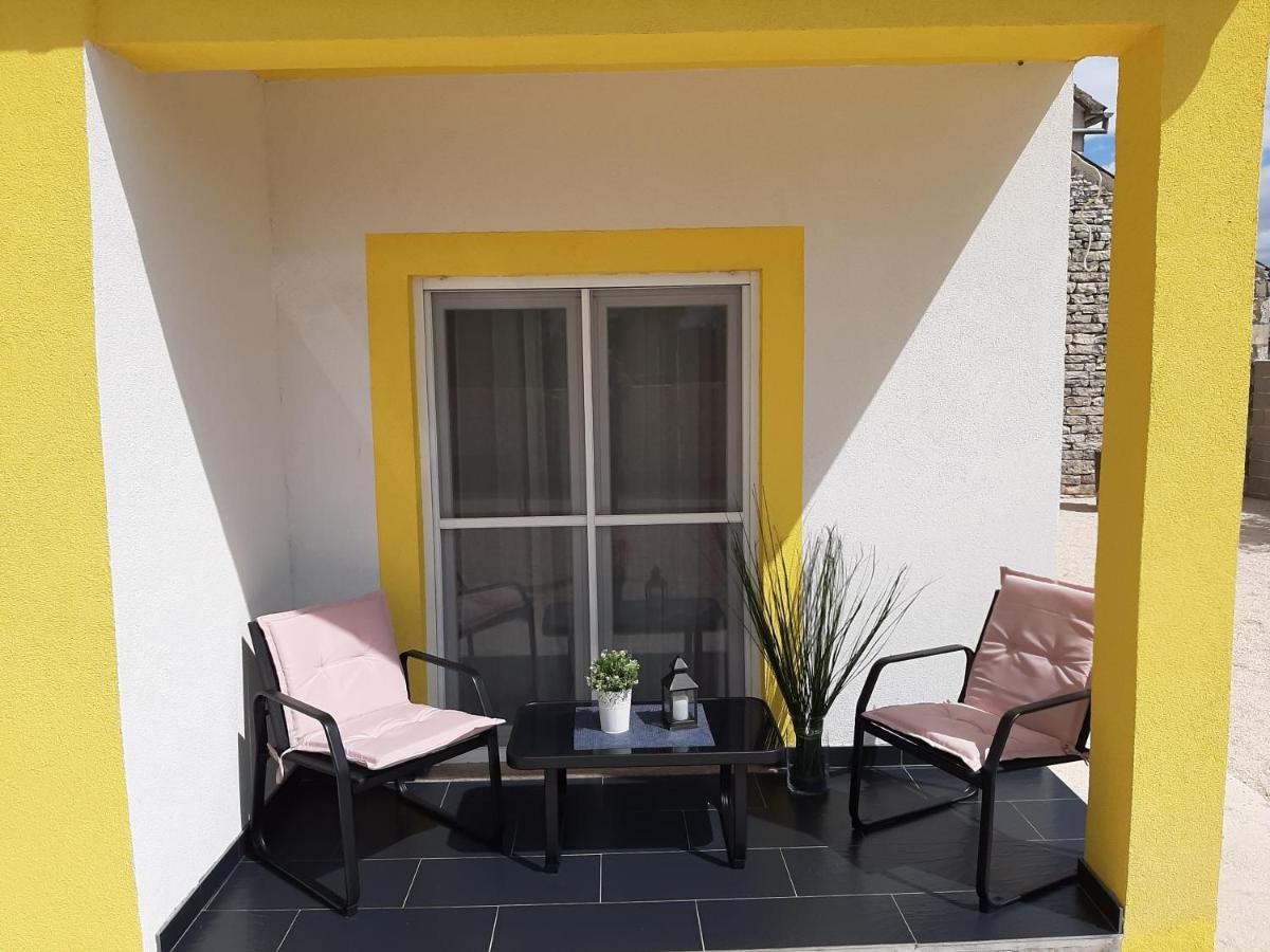 Ferienhaus Karlo Pridraga ภายนอก รูปภาพ